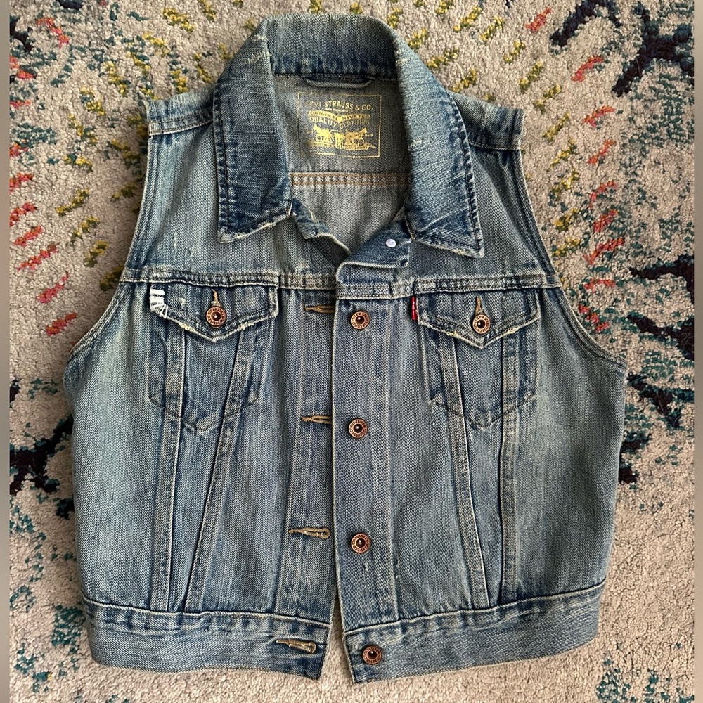 Levi's Classic Y2K Blue Denim Vest - Size M but fits Small